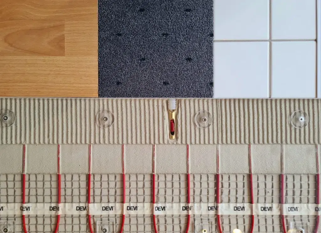 Parkett und Fussbodenheizung lassen sich gut miteinander kombinieren, wenn Holzart, Aufbau und Heizverhalten aufeinander abgestimmt sind.