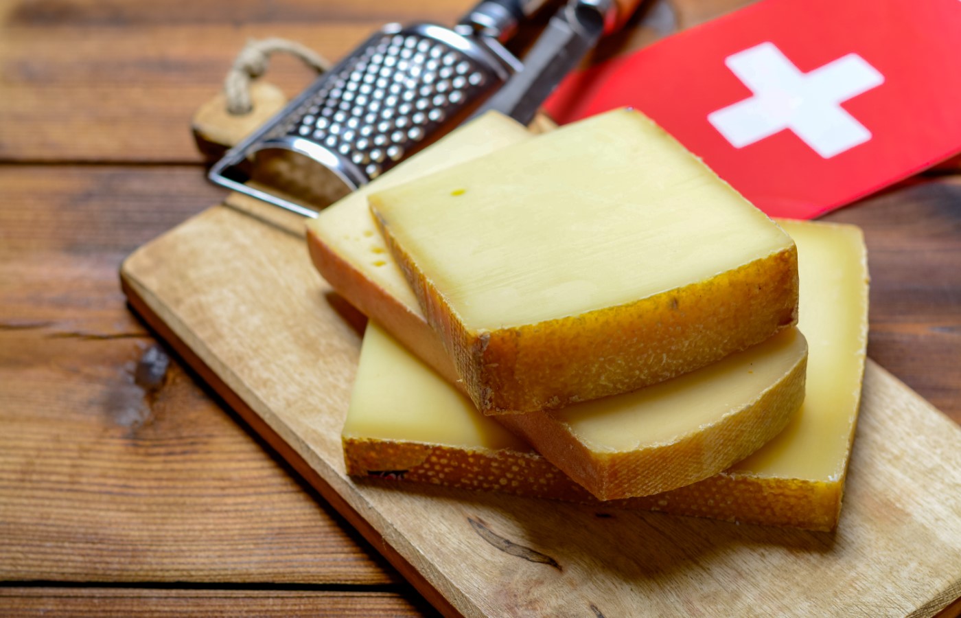5 Dinge, die Sie über Schweizer Käse wissen sollten